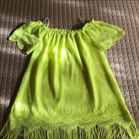 Lilly Pulitzer Marble Top - Picture 2 of 6